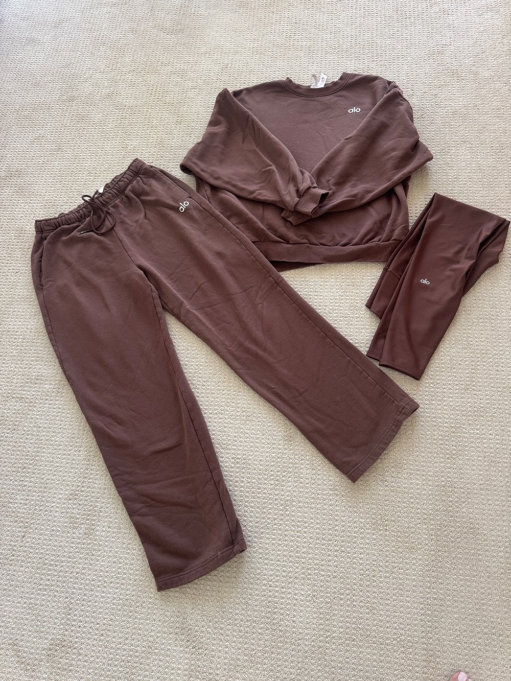 ALO Yoga Women’s Chocolate Brown Track Pants & Crew Sweatshirt Set & Leggings
